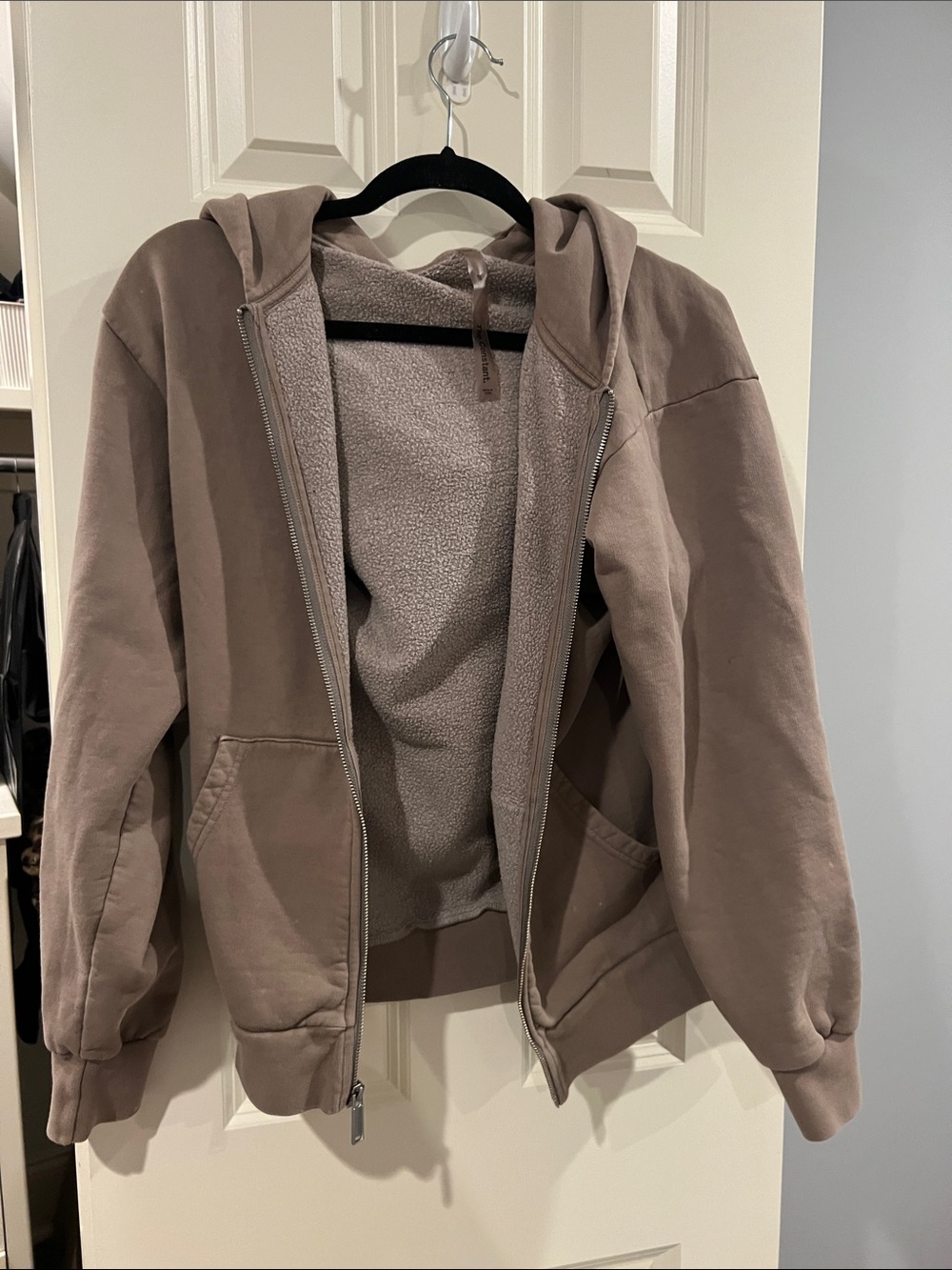 Aritzia .ip up